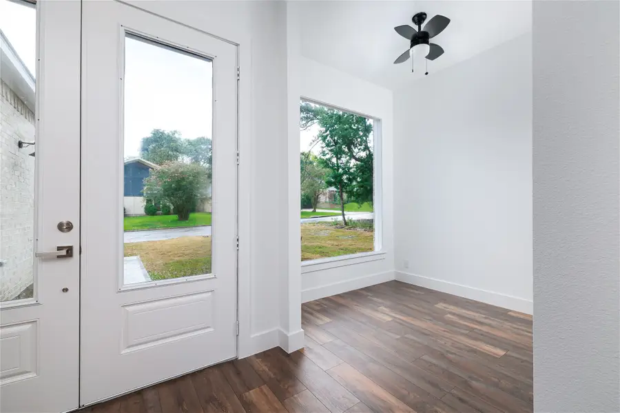 1049 Broadmoor Drive, Huntsville, TX 77340 - #2