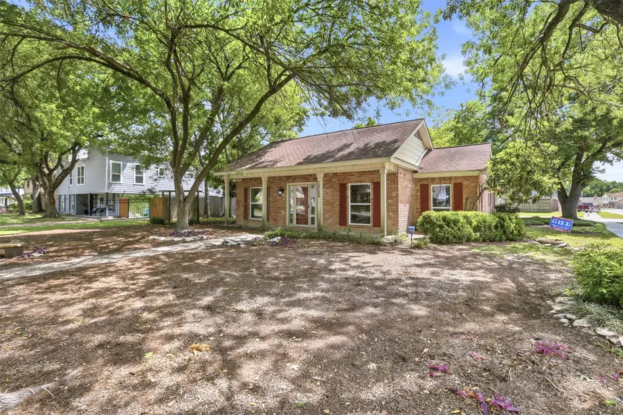 15725 Lakeview Drive, Jersey Village, TX 77040 - #2