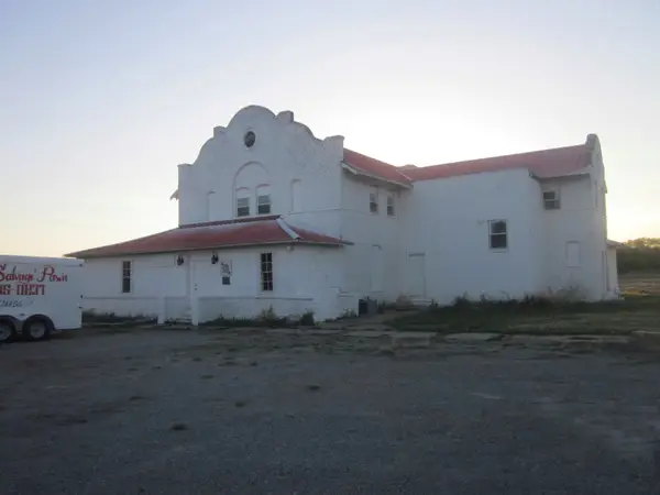 207 10th Street Nw, Childress, TX 79201