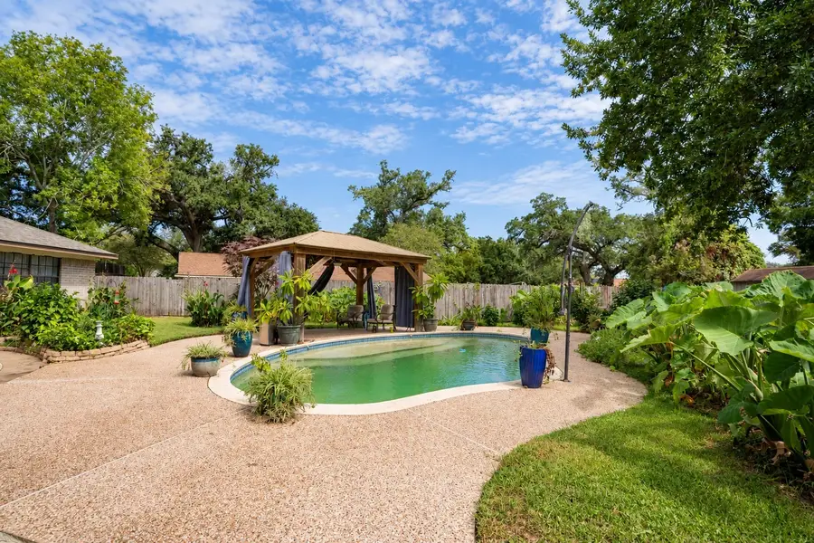 56 Flag Court, Lake Jackson, TX 77566 - #3