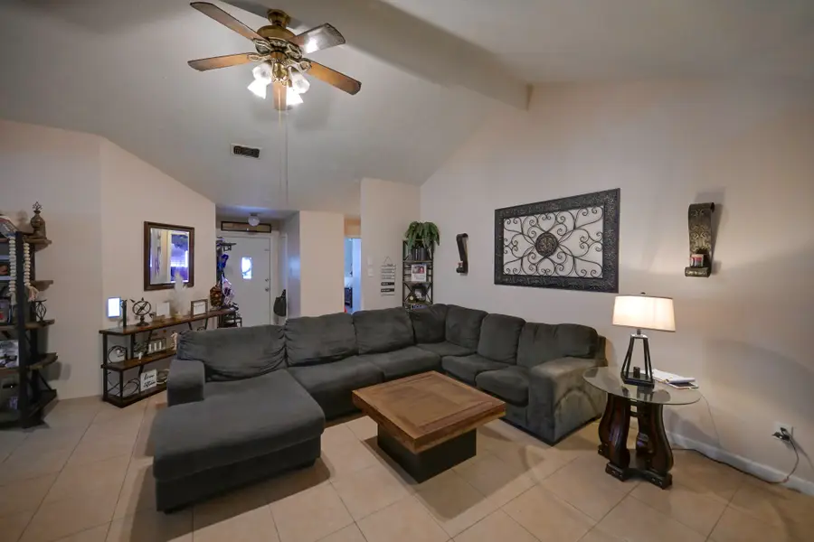 2754 Flintrock Circle, Houston, TX 77067 - Image #2