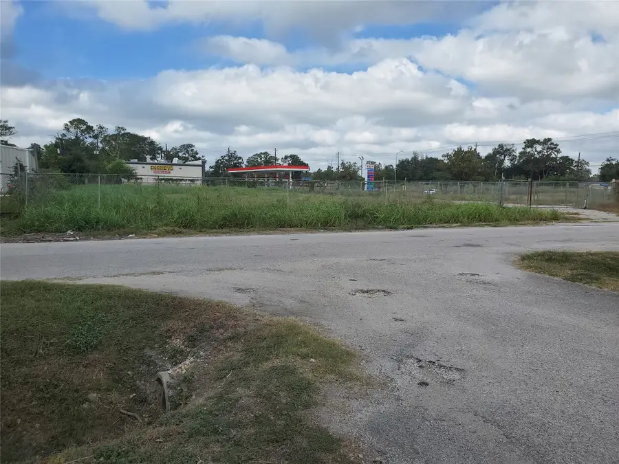 6226 Tidwell Road, Houston, TX 77016 - Image #2