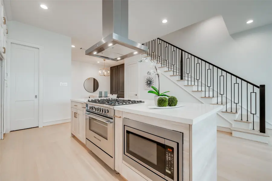 1010 E 26th Street, Houston, TX 77009 - #2