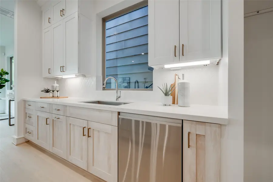 1010 E 26th Street, Houston, TX 77009 - #3