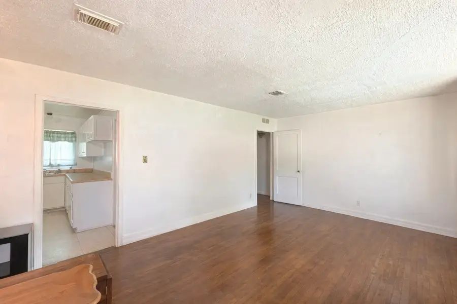 5879 Belneath Street, Houston, TX 77033 - #2