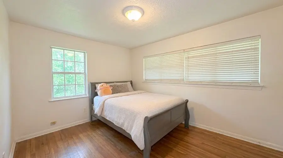 5879 Belneath Street, Houston, TX 77033 - #3