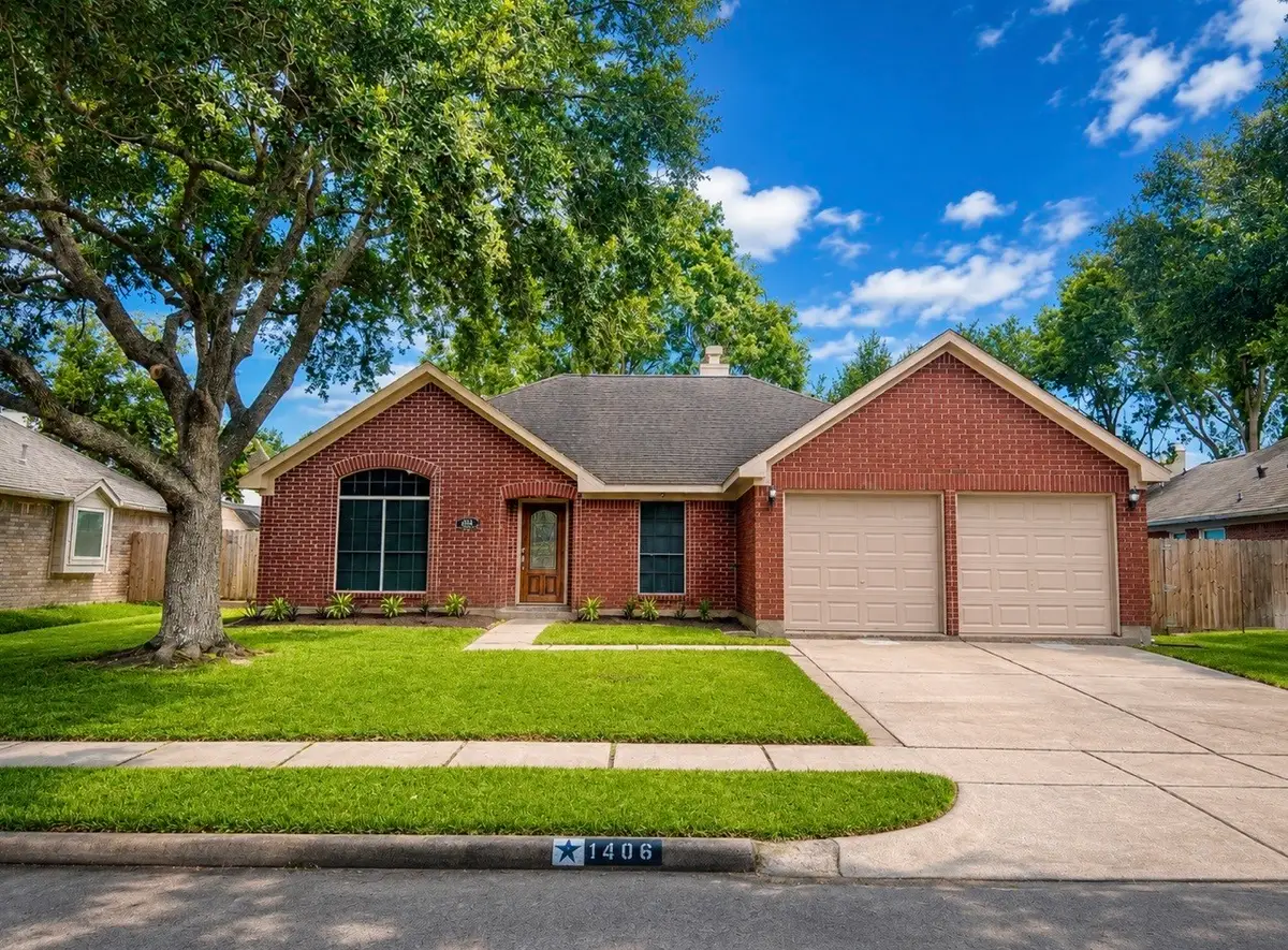 1806 Oak Wood Drive E, Pearland, TX 77581 - #1