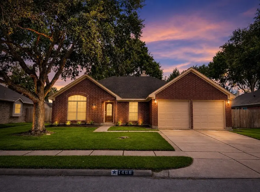 1806 Oak Wood Drive E, Pearland, TX 77581 - #2