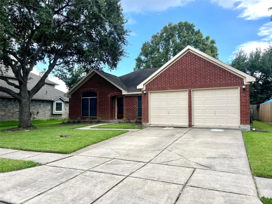 1806 Oak Wood Drive E, Pearland, TX 77581 - #3