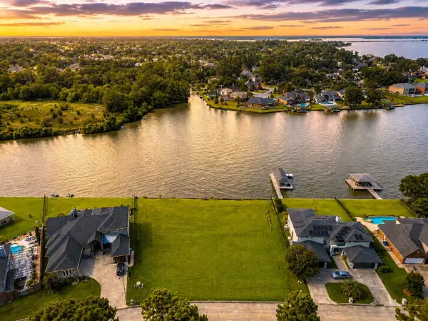 18821 Aquatic Drive, Houston, TX 77346