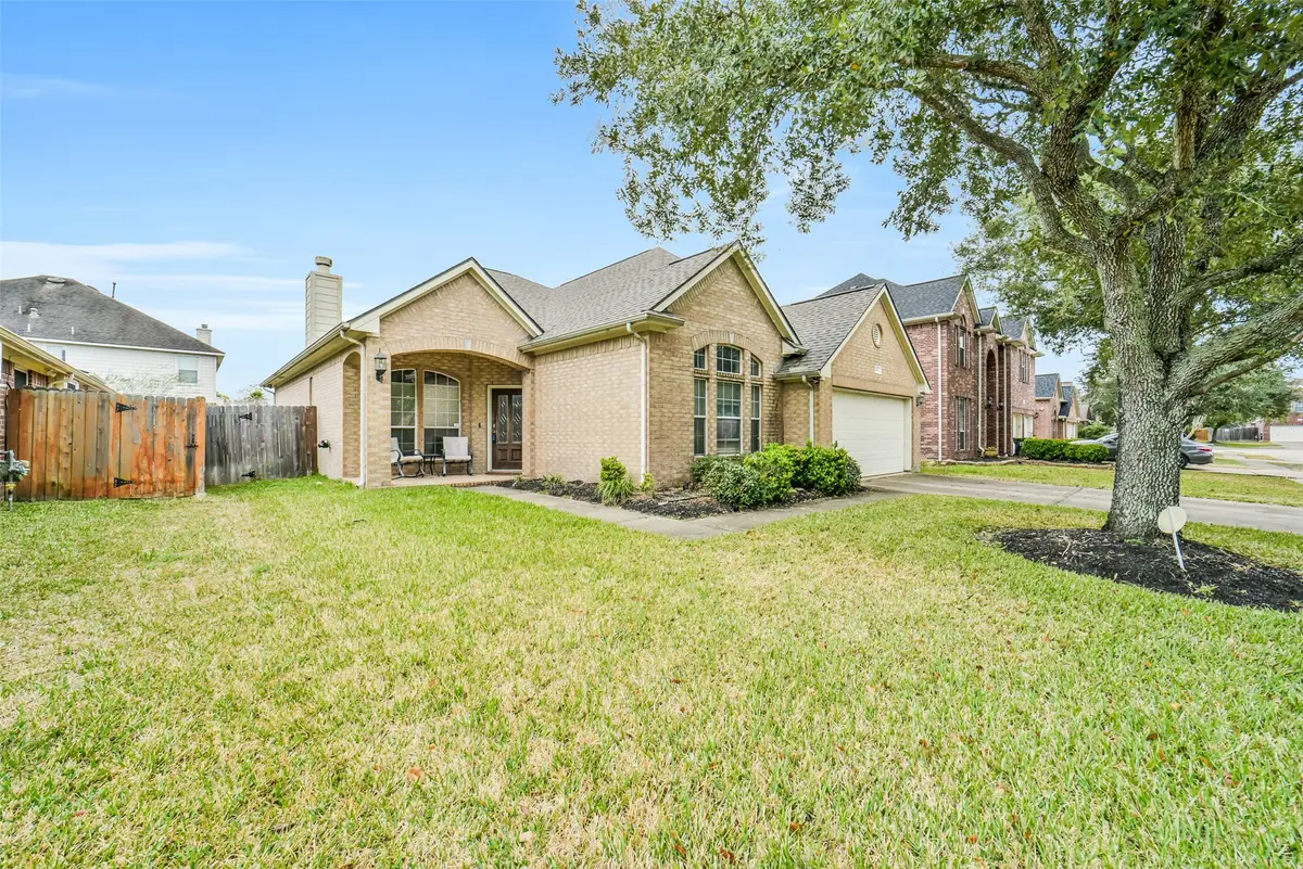 2612 Sun Flare Lane, Pearland, TX 77584 - #1