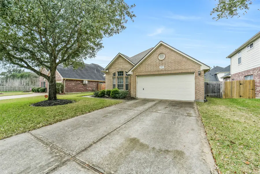 2612 Sun Flare Lane, Pearland, TX 77584 - #2