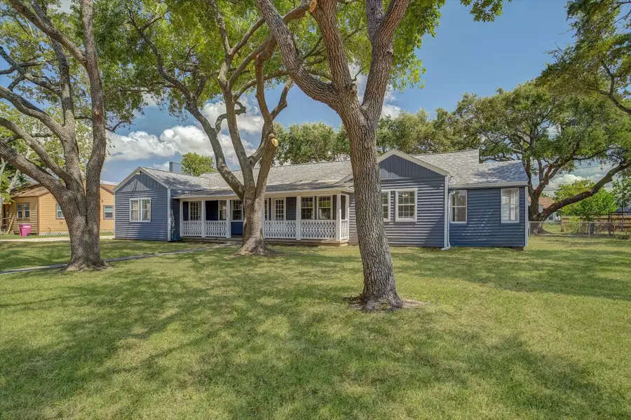 1114 W 5th Street, Freeport, TX 77541 - #2
