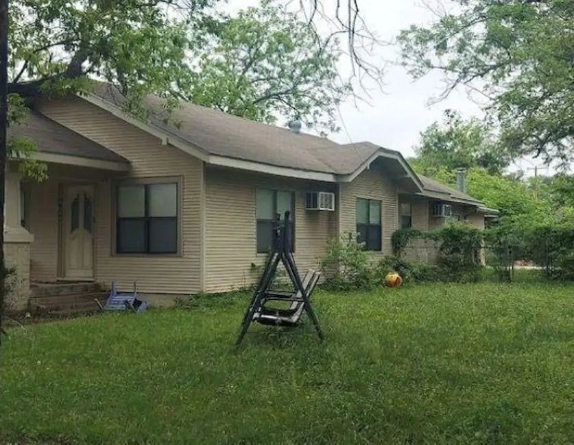 1600 S Wall Street, Brady, TX 76825 - #3