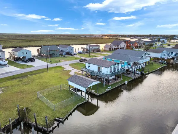 31 Trout Lane, Freeport, TX 77541