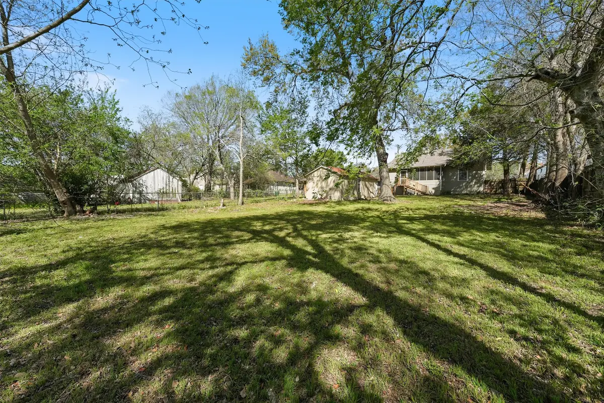 804 E Academy, Brenham, TX 77833 - Image #1