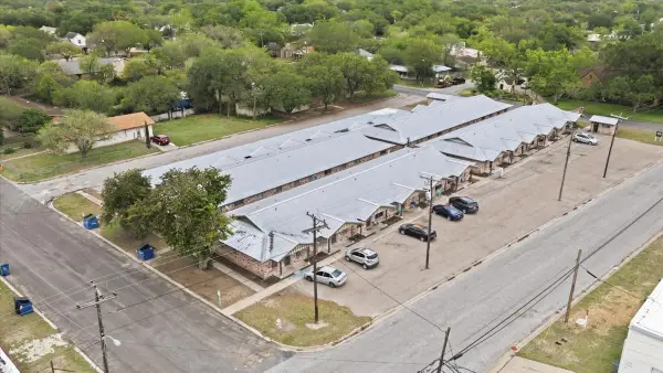 1400 N Saint Marys Street, Beeville, TX 78102