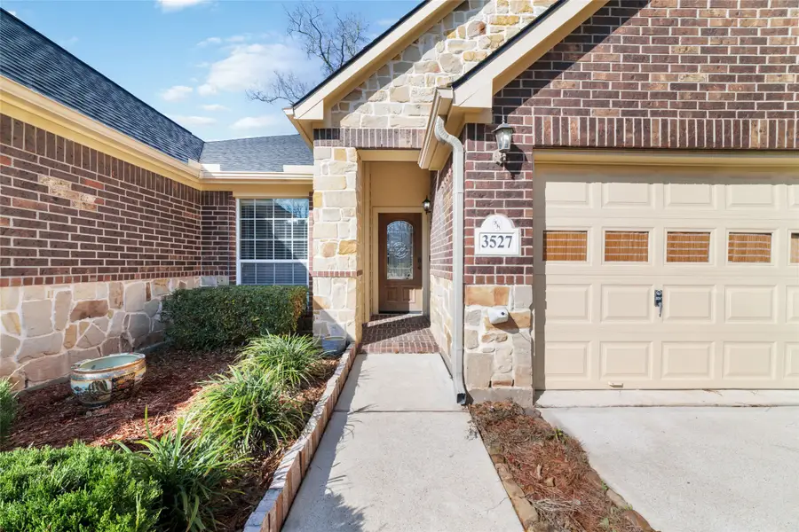 3527 Oak Lndg, Conroe, TX 77304 - Image #2