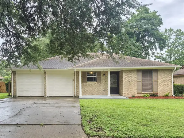 54 Aloe Vera Court, Lake Jackson, TX 77566