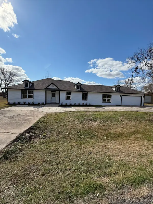 1214 Main Street, Alvin, TX 77511