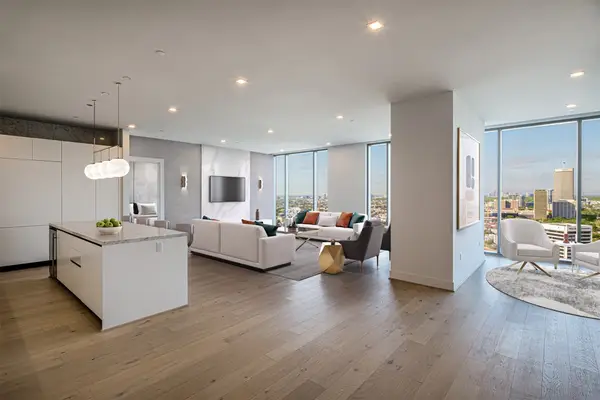 1711 Allen Parkway #2602, Houston, TX 77019