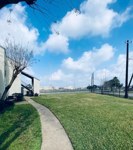 7313 Gulf Freeway #1109, Houston, TX 77017 - #2