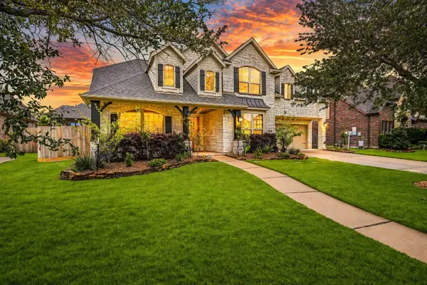 1008 Point Isabel Lane, Friendswood, TX 77546