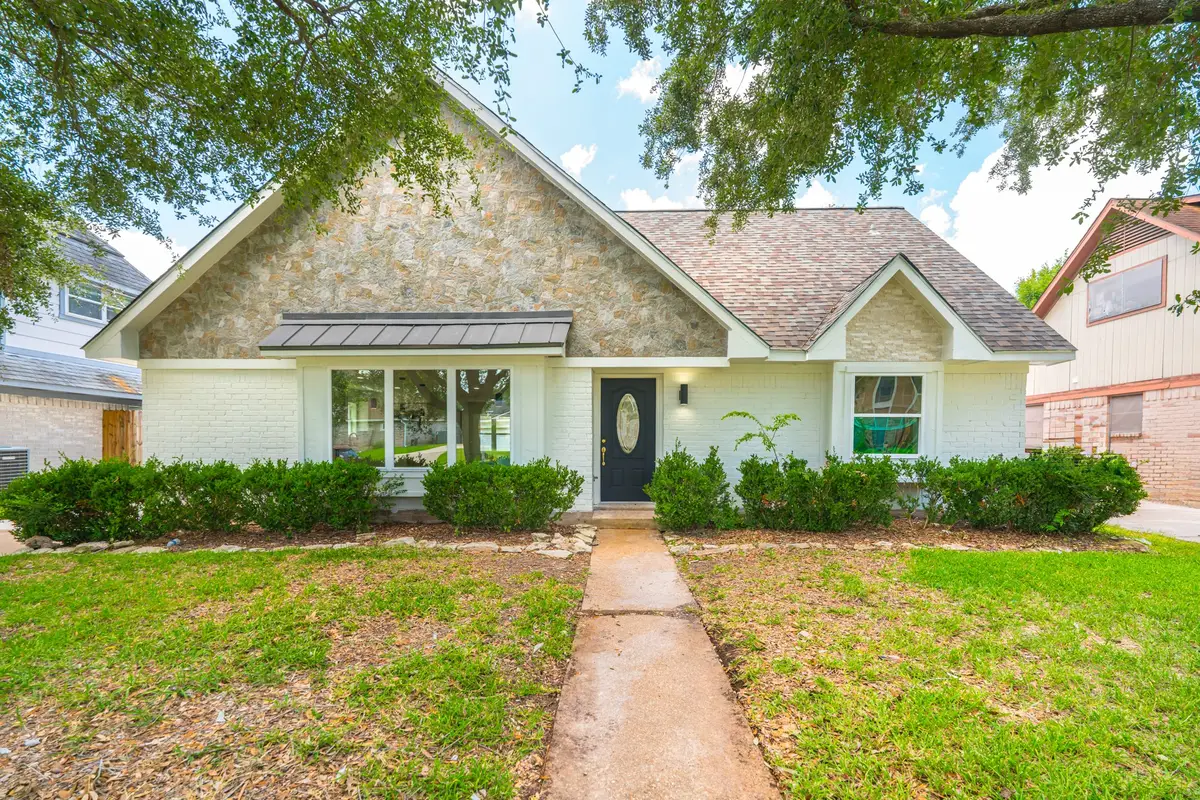 1819 Pinewood Court, Sugar Land, TX 77498 - Image #1