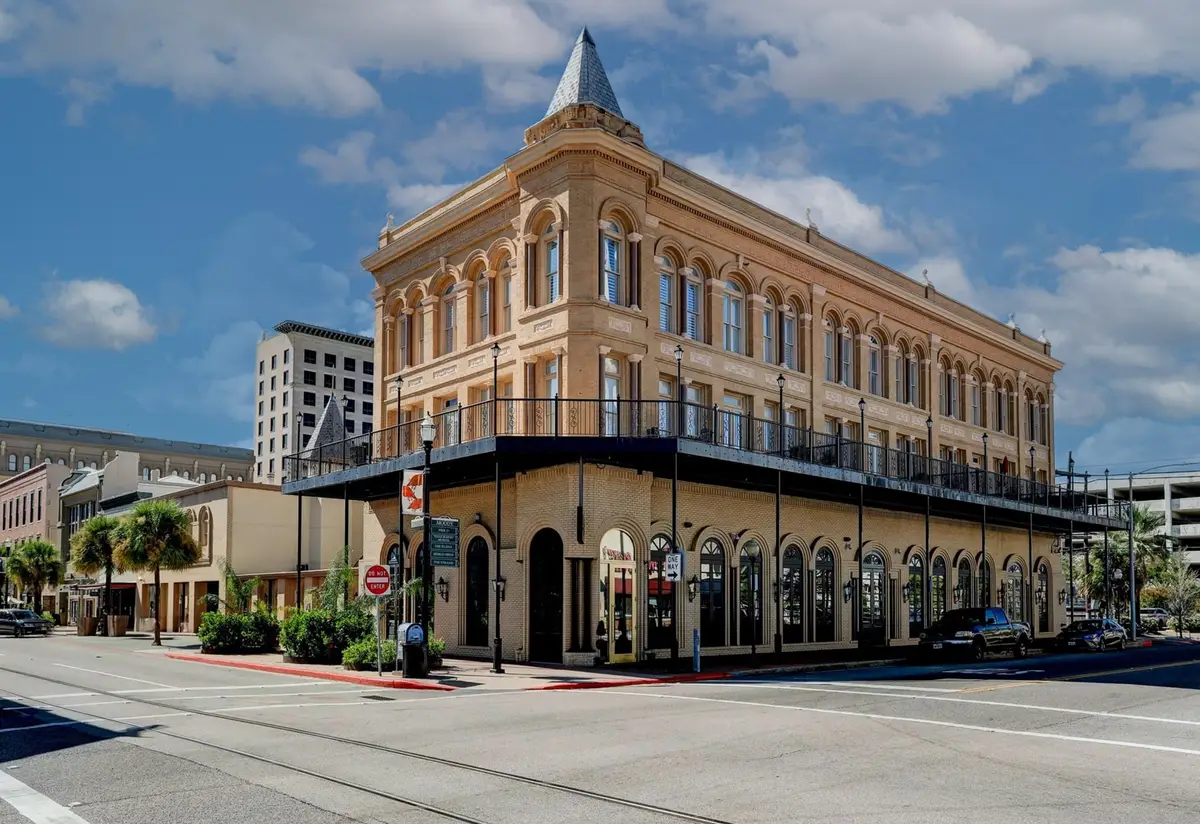 2102 Post Office Street Corner #8, Galveston, TX 77550 - Image #1