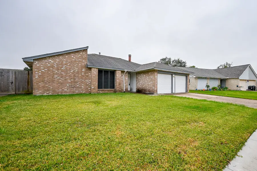 805 River Creek Drive, La Porte, TX 77571 - Image #2