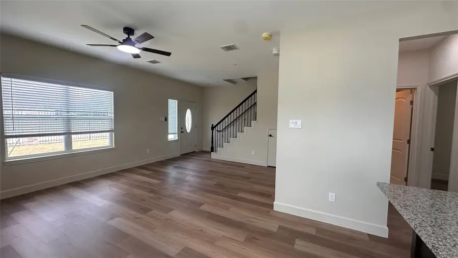 500 Legacy Avenue #504, Alvin, TX 77511 - #3
