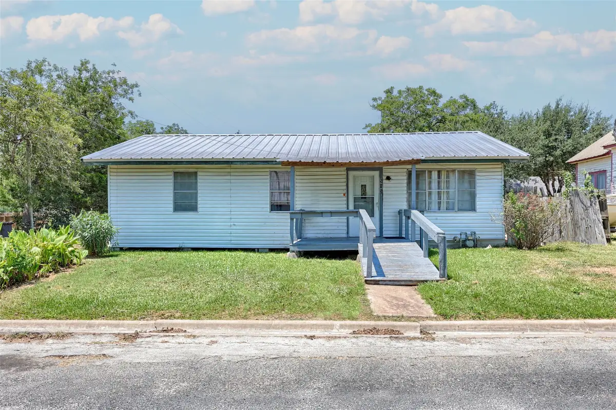 505 Kellett Avenue, Schulenburg, TX 78956 - #1