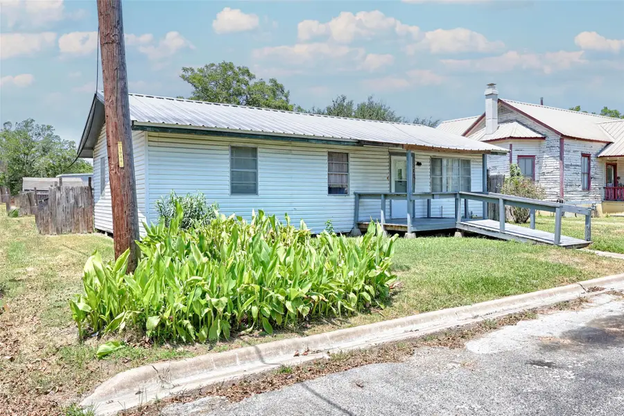 505 Kellett Avenue, Schulenburg, TX 78956 - #2