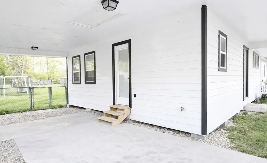 515 E Prairie Avenue, Eagle Lake, TX 77434 - #2