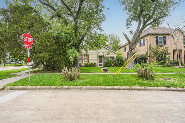 4260 Dartmouth Avenue, West University Place, TX 77005