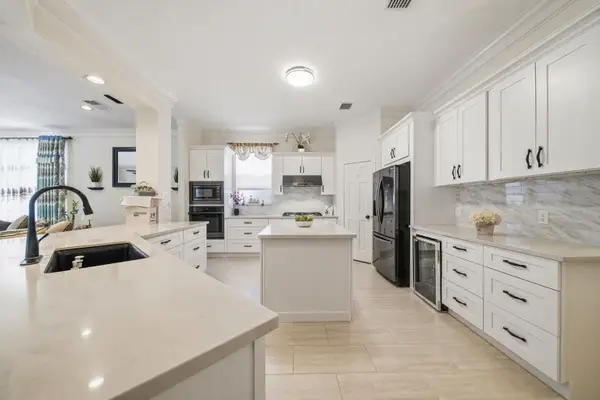 1606 Clearwater Creek Drive, Sugar Land, TX 77478