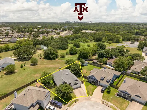 2701 Lynnwood Court, Bryan, TX 77807