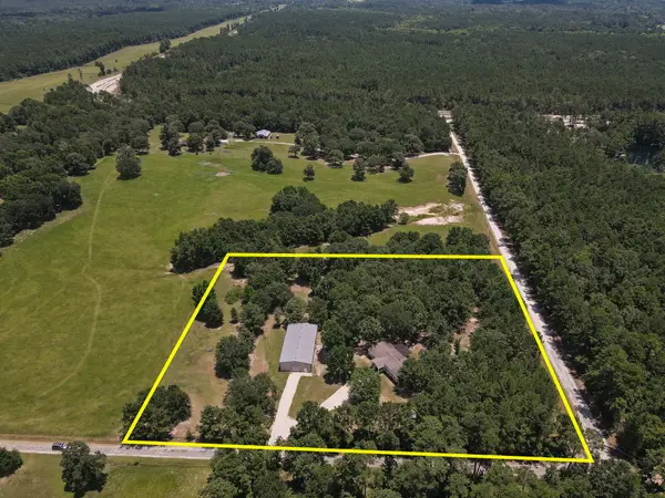 103 Louis Voan Road, Huntsville, TX 77320
