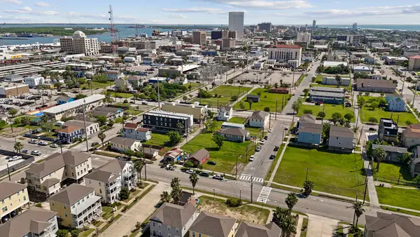 2820 Winnie Street, Galveston, TX 77550