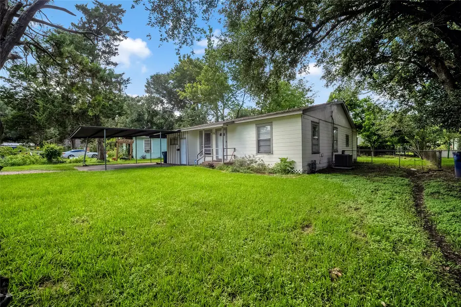 705 Akers Street, Angleton, TX 77515 - #2
