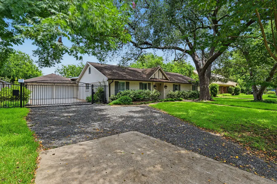 5616 Pine Street, Houston, TX 77081 - #2