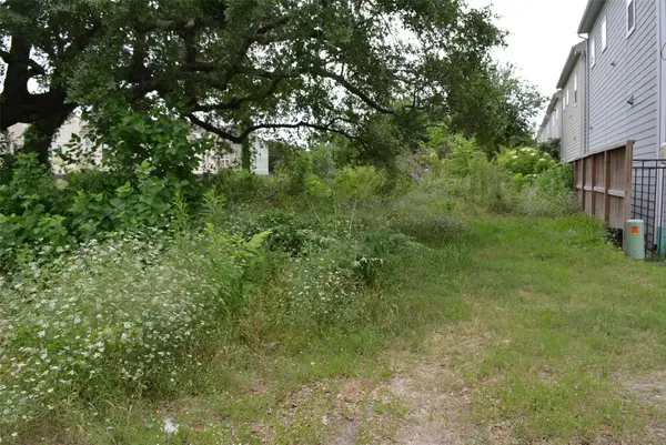 3333 Creekmont Drive, Houston, TX 77091