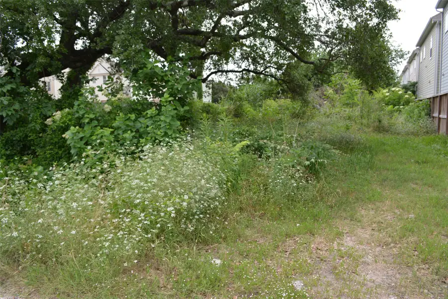 3333 Creekmont Drive, Houston, TX 77091 - Image #2