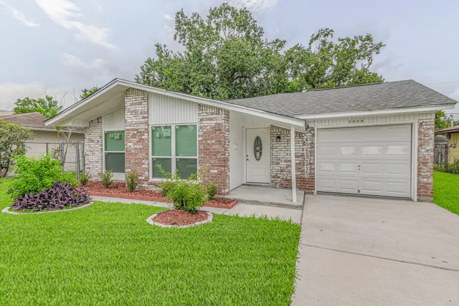 5003 Denoron Drive, Houston, TX 77048 - Image #2