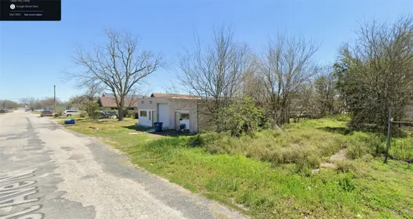 423 1st Ave N, Texas City, TX 77590