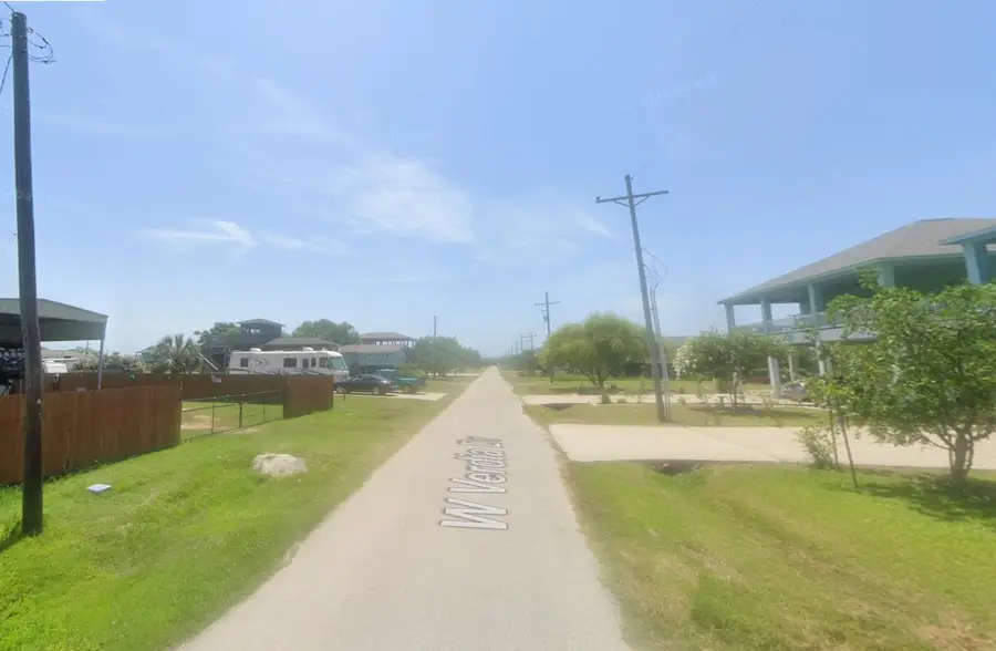 983 W Verdia Drive, Crystal Beach, TX 77650 - #3