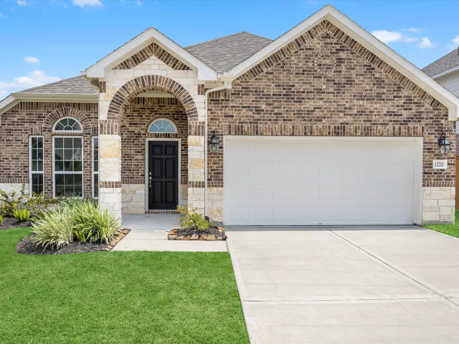 13210 Anchor Isle Court, Texas City, TX 77568 - Image #2