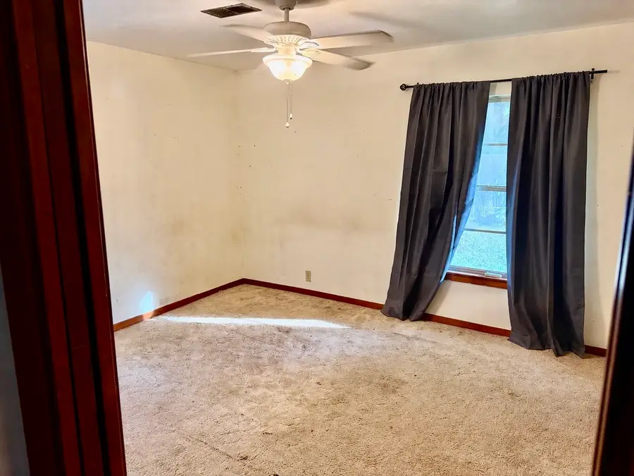 706 W Lobit Street, Baytown, TX 77520 - #3