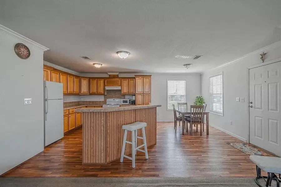 906 Moms Road, Crystal Beach, TX 77650 - Image #3