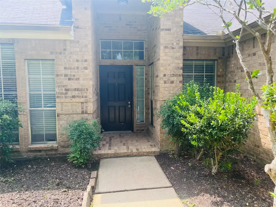4722 Silverlake Drive, Sugar Land, TX 77479 - Image #2